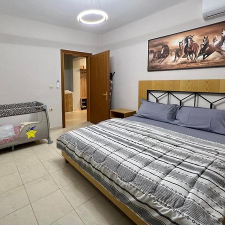 Apartment In Skanderbeg Square - Tirana Center 2 Ngoại thất bức ảnh