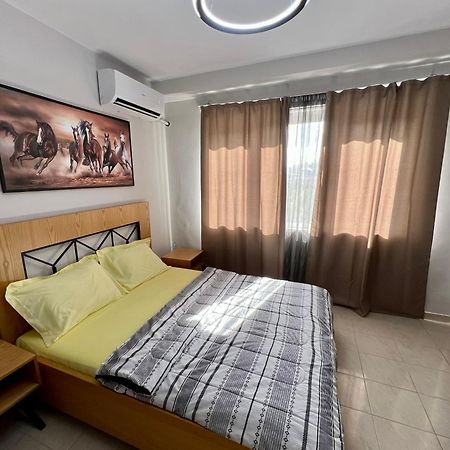 Apartment In Skanderbeg Square - Tirana Center 2 Ngoại thất bức ảnh