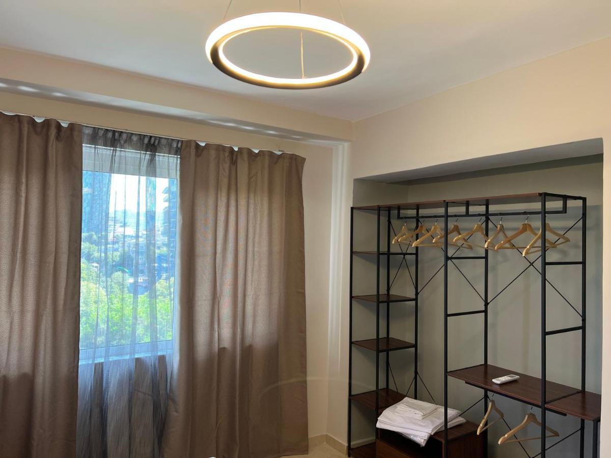 Apartment In Skanderbeg Square - Tirana Center 2 Ngoại thất bức ảnh