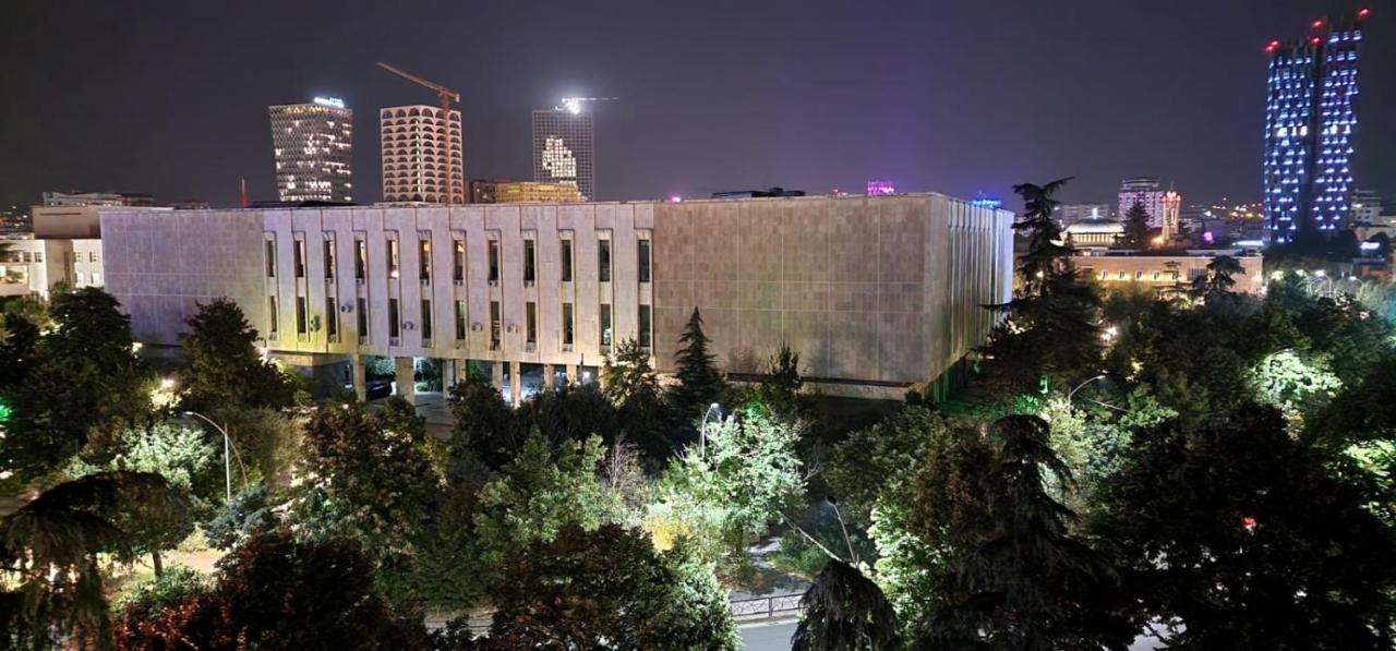 Apartment In Skanderbeg Square - Tirana Center 2 Ngoại thất bức ảnh