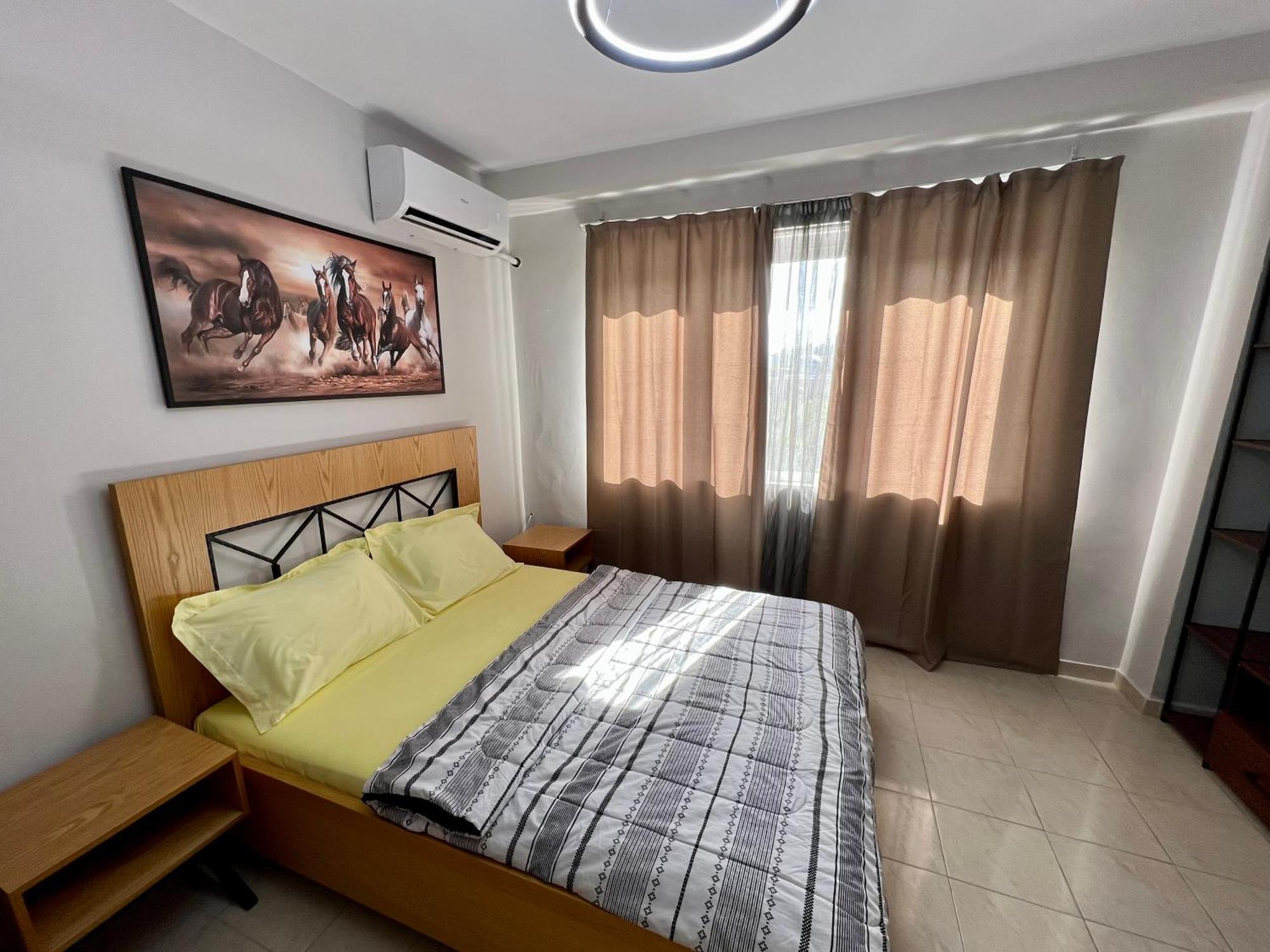 Apartment In Skanderbeg Square - Tirana Center 2 Ngoại thất bức ảnh