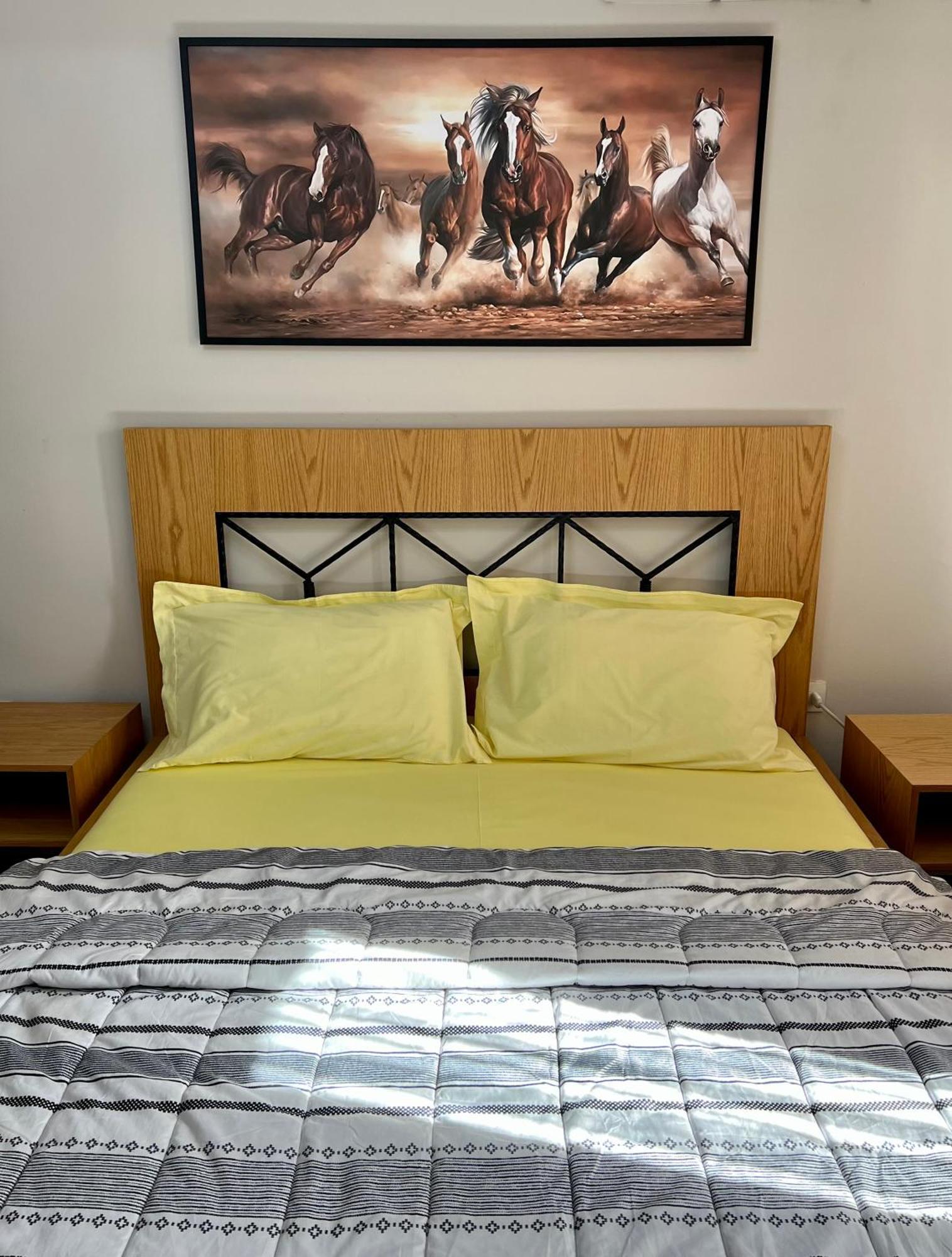 Apartment In Skanderbeg Square - Tirana Center 2 Ngoại thất bức ảnh